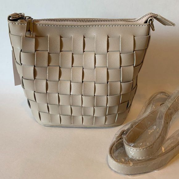 Basket Weave Bucket Bag / Handbag in Tan - NWT - Picture 5 of 12